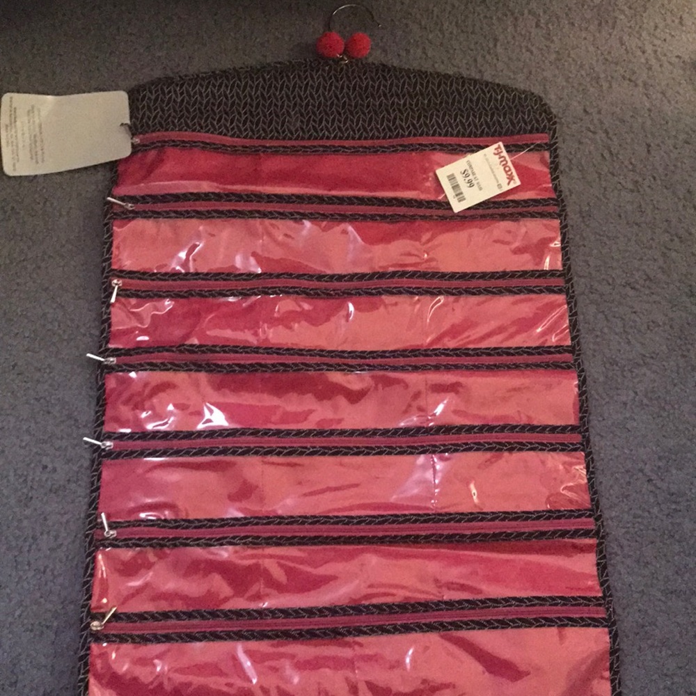 Hanging jewelry organizer:))